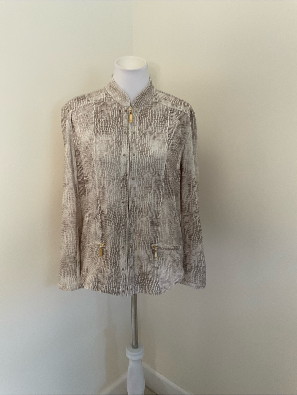 Women’s Draper’s & Damon’s Textured Neutral Bomber Jacket with Gold Hardware